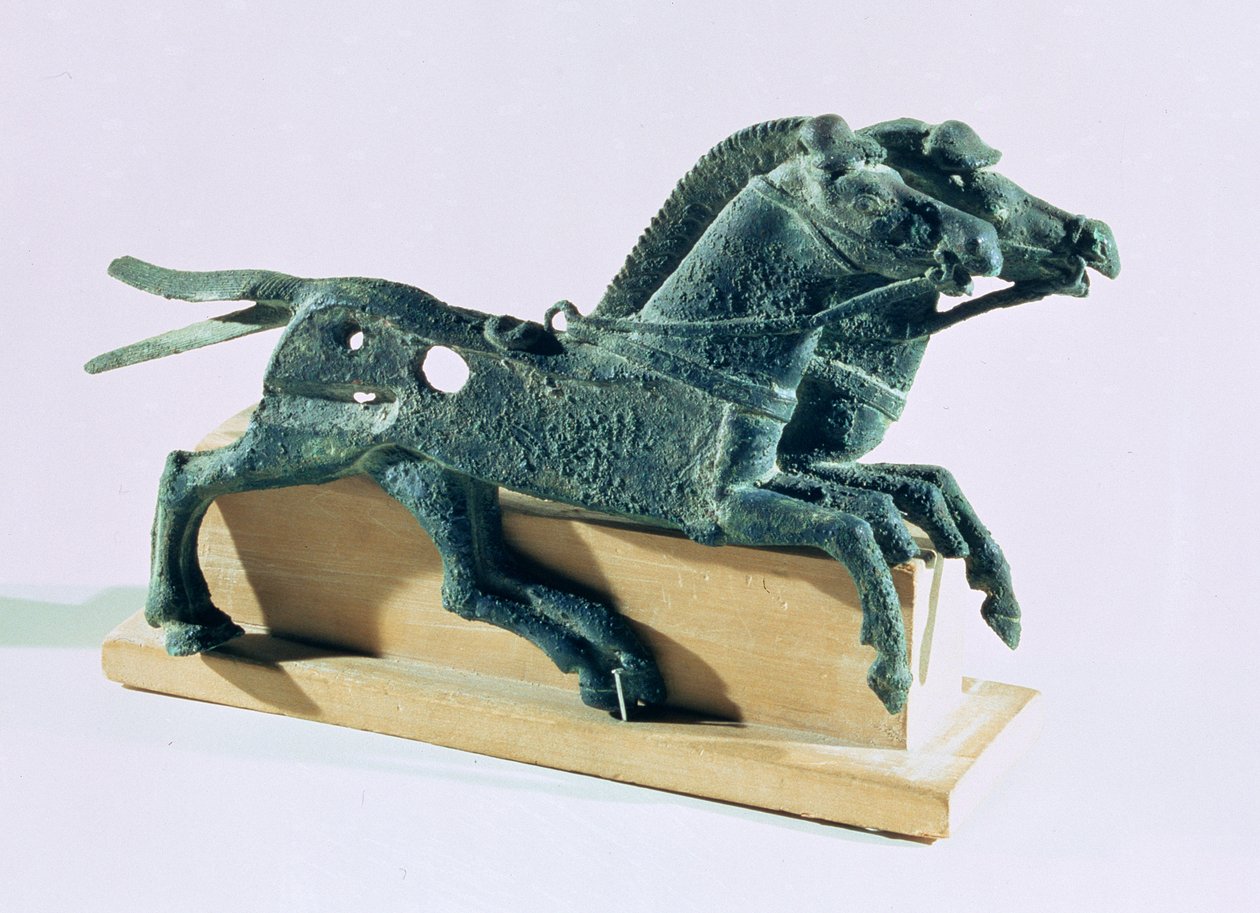 Líce v podobě koní, nalezené v popelu v portiku Stosloupové síně v Persepolis, cca 500 př. n. l. (bronz) od Achaemenid