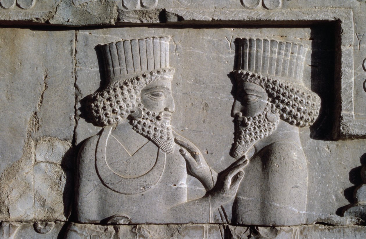 Dva hodnostáři, ze severního křídla fasády východního schodiště Apadana, 500-480 př.nl od Achaemenid