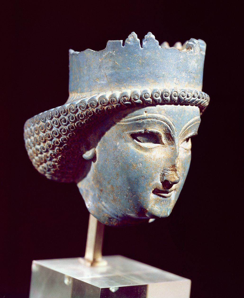Hlava prince z Persepolis, 5.-4. století před naším letopočtem (lapis lazuli) od Achaemenid