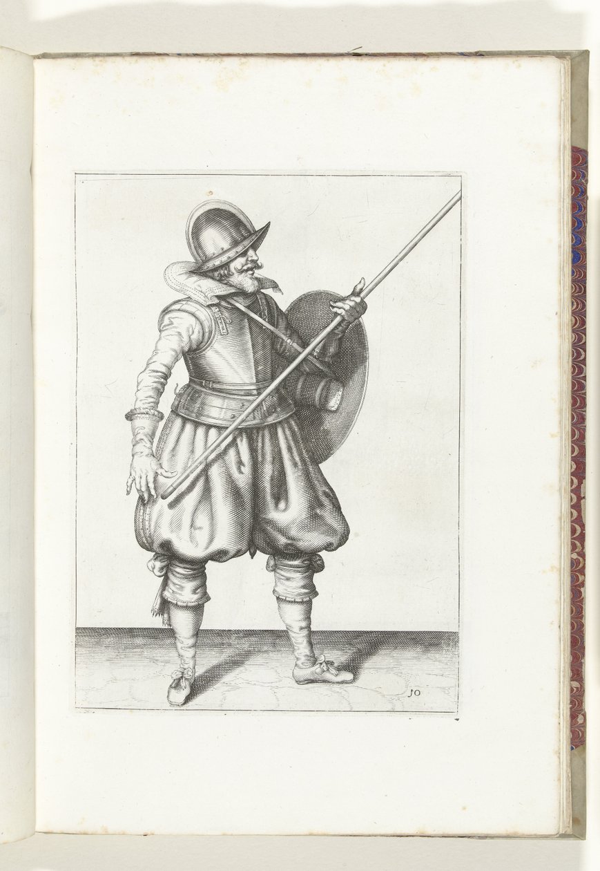 Cvičení se štítem a kopím: voják vrací kopí do klidové polohy třikrát, první pohyb (č. 10), 1618 Nassausche Wapen-Handelinge, van Schilt, Spies, Rappier a Targe: beyde figuerlick vyobrazeny a zarámované po od Adam van Breen
