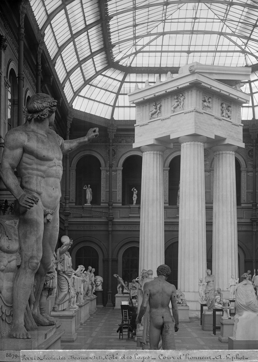 Národní škola výtvarných umění, Palais des Etudes, skleněné nádvoří, c.1890-99 od Adolphe Giraudon