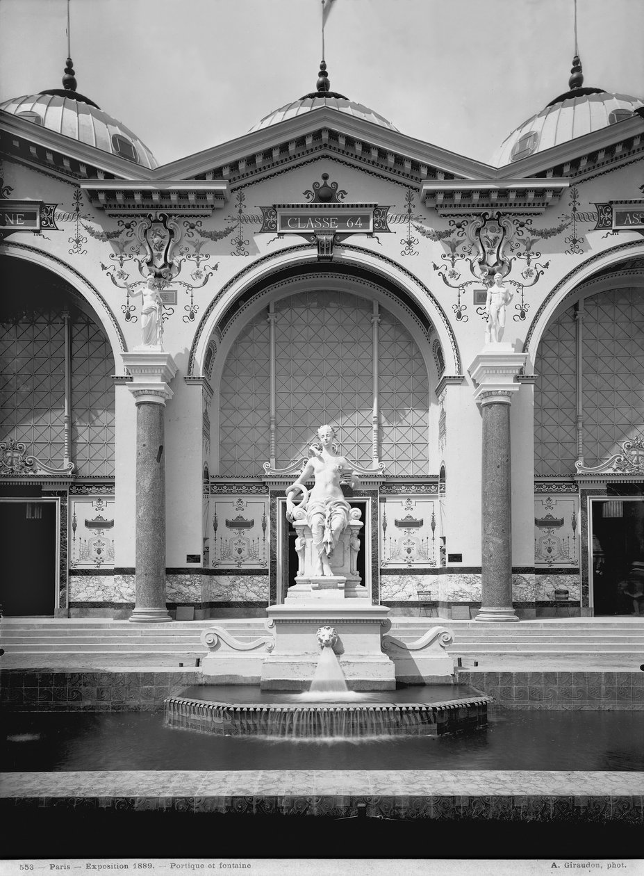 Portico a fontána na Světové výstavě, Paříž, 1889 od Adolphe Giraudon