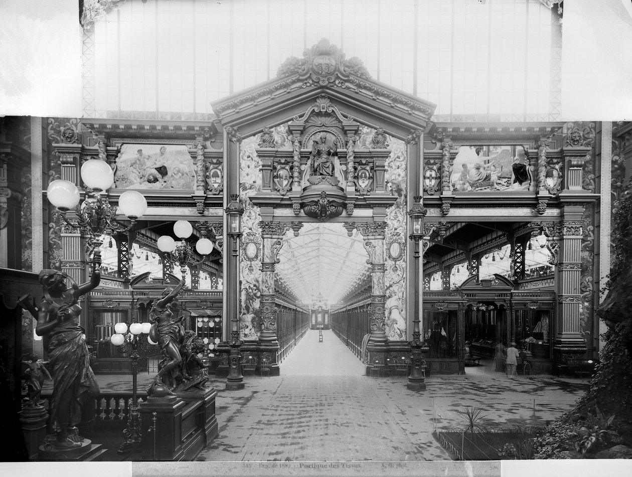 Portico z látky na Světové výstavě v roce 1889 v Paříži od Adolphe Giraudon