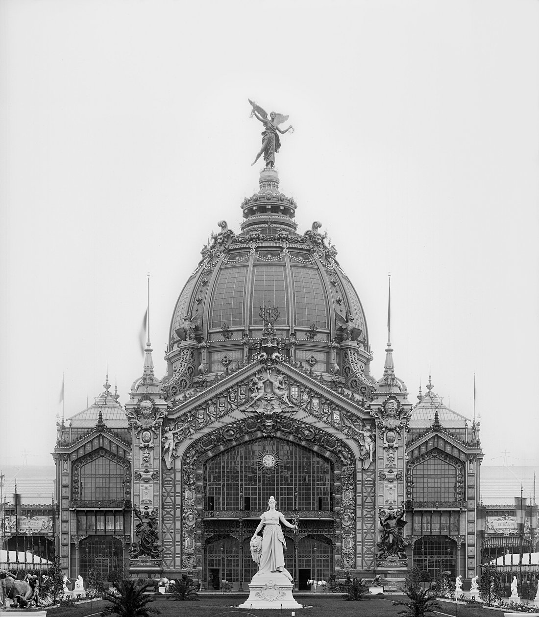 Pohled na Central Dome, Univerzální výstava, Paříž, 1889 od Adolphe Giraudon