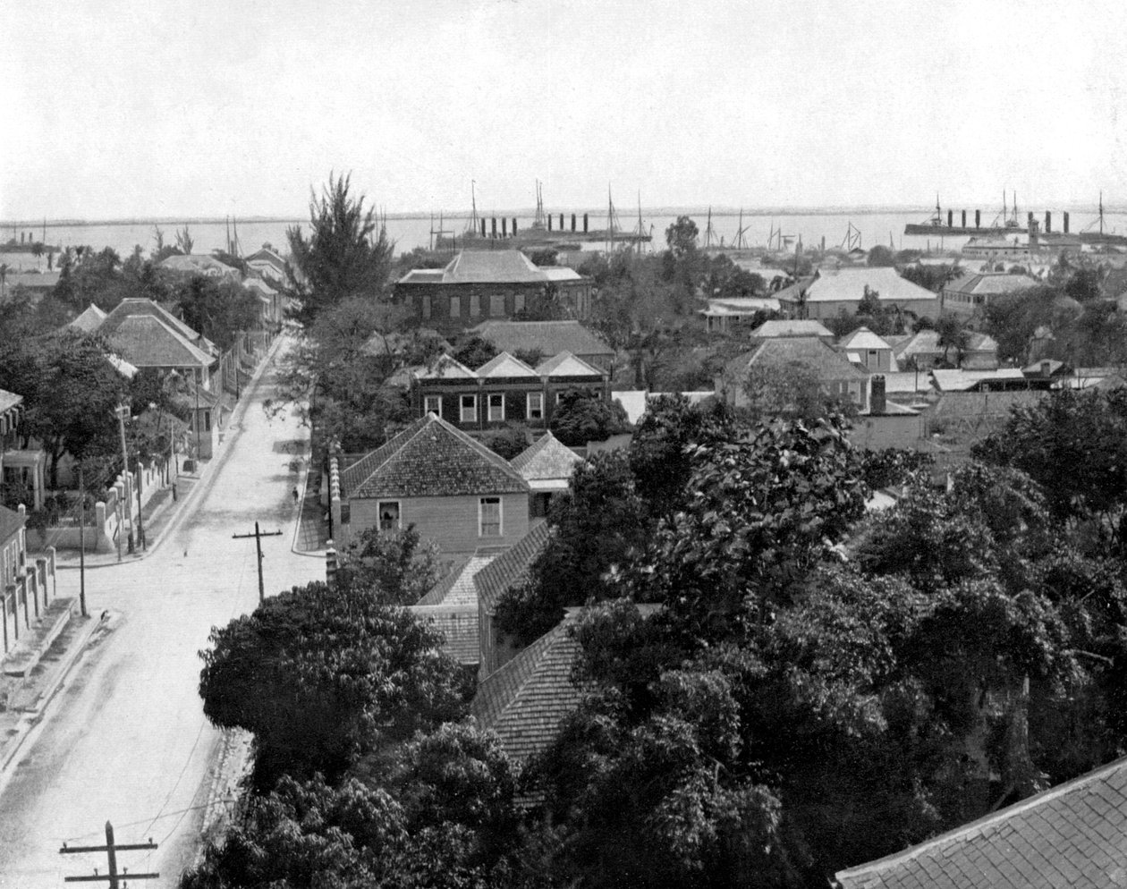 Duke Street a přístav, Kingston, Jamajka, c1905 od Adolphe Duperly and Son