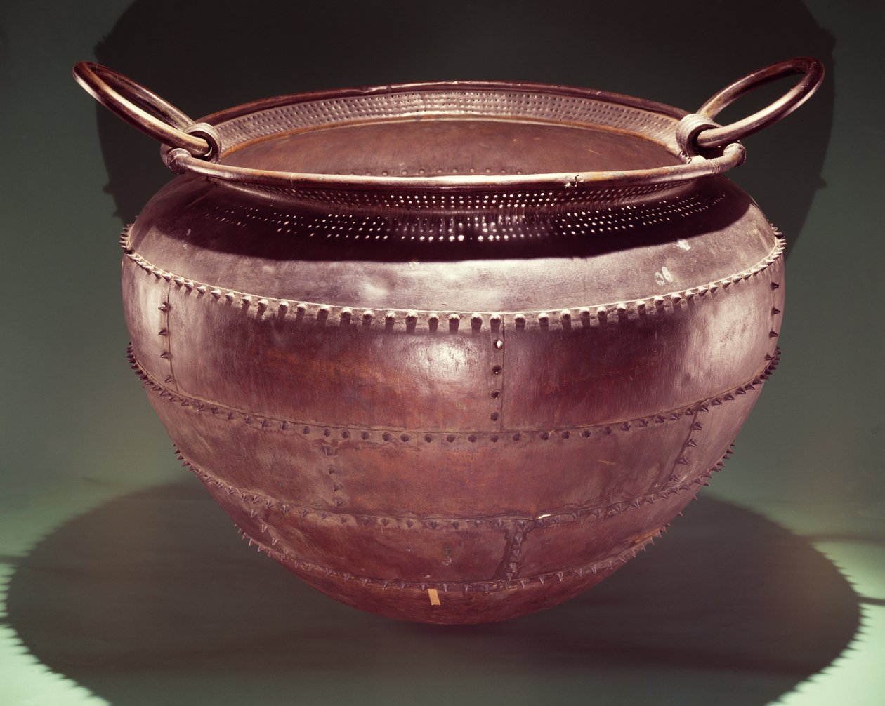 Cauldron, z Castlederg, hrabství Tyrone, pozdní doba bronzová, 700-600 př.nl (bronz) od Age Bronze