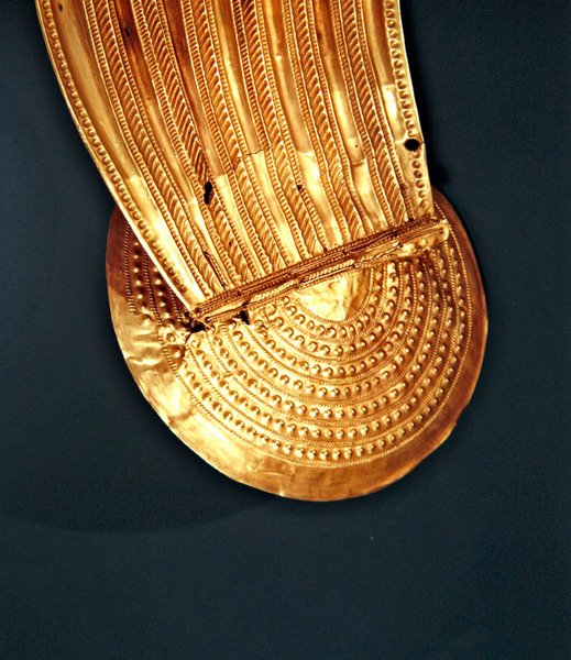 Collar, Ardcrony, County Tipperary, pozdní doba bronzová, 800-700 př.nl (zlato) (detail) (viz také 390400) od Age Bronze