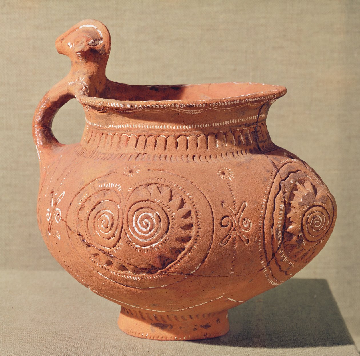Pohřební váza s antropomorfním uchem od Age Bronze
