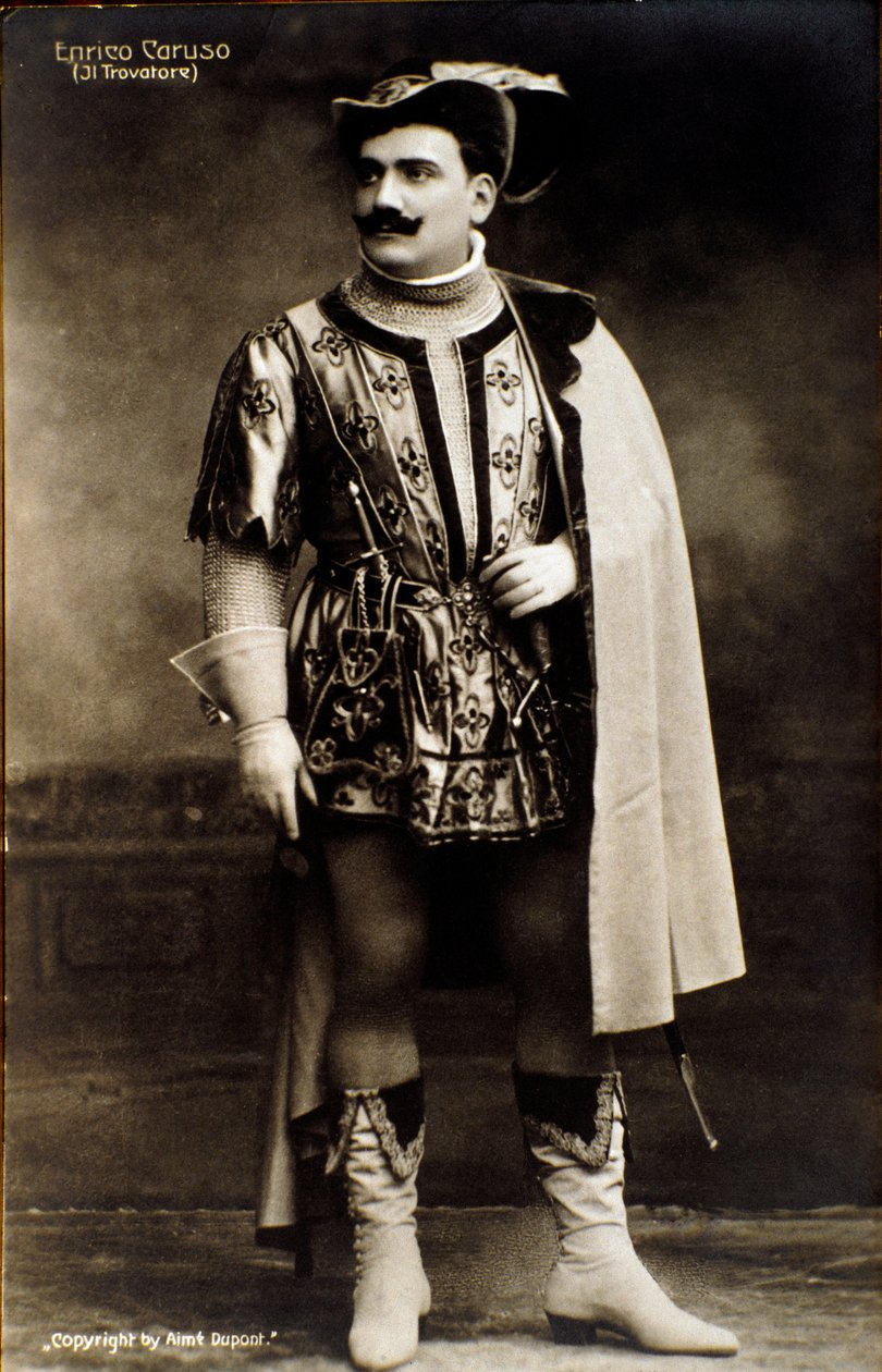 Zpěvák Enrico Caruso v opeře Trubadúr od Giuseppe Verdiho (č/b foto) od Aime Dupont