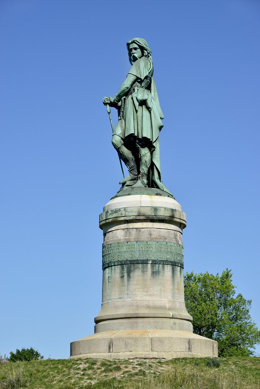 Kolosální socha Vercingetorixe (72-46 př.nl), galského vůdce - Socha Millet Aime (1819-1891) 6,60 m vysoká erige v roce 1865 na západní části Mont Auxois (základna 7 m vysoká od Viollet Le Duc) Alise Sainte Reine 1865 od Aime Millet
