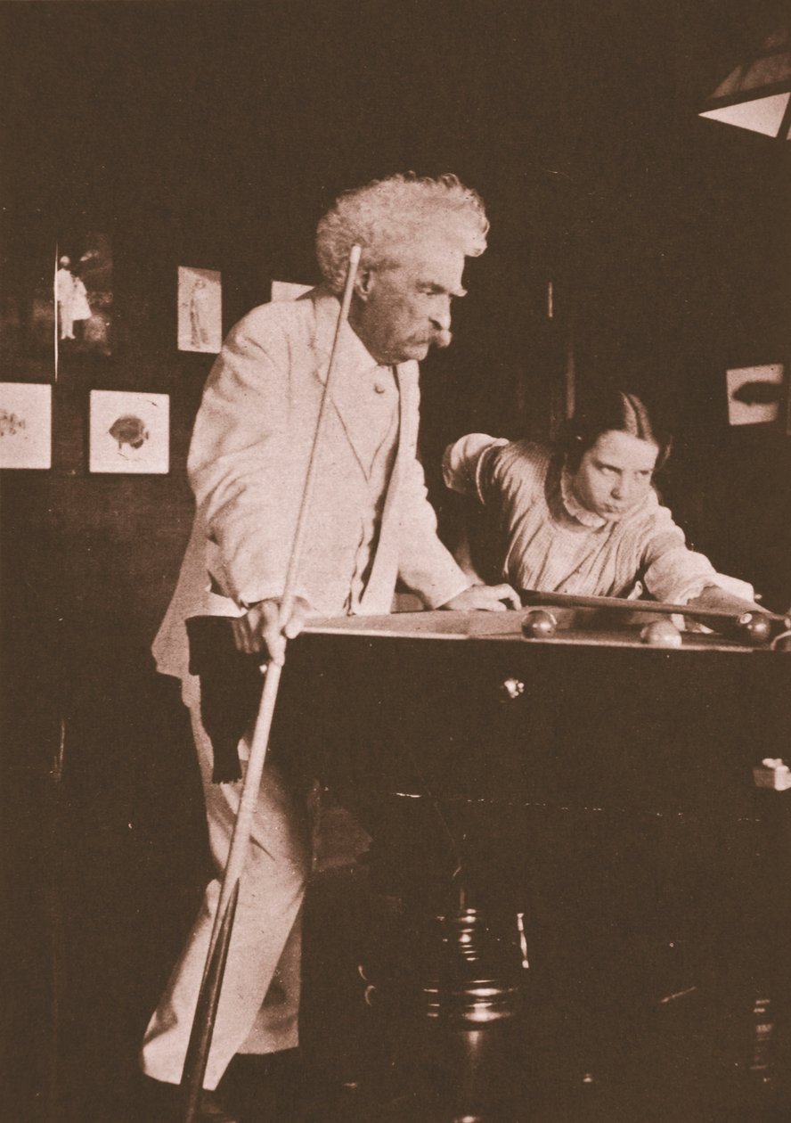 Mark Twain hraje kulečník s dcerou svého životopisce Alberta Bigelow Paine (sépiová fotografie) od Albert Bigelow Paine