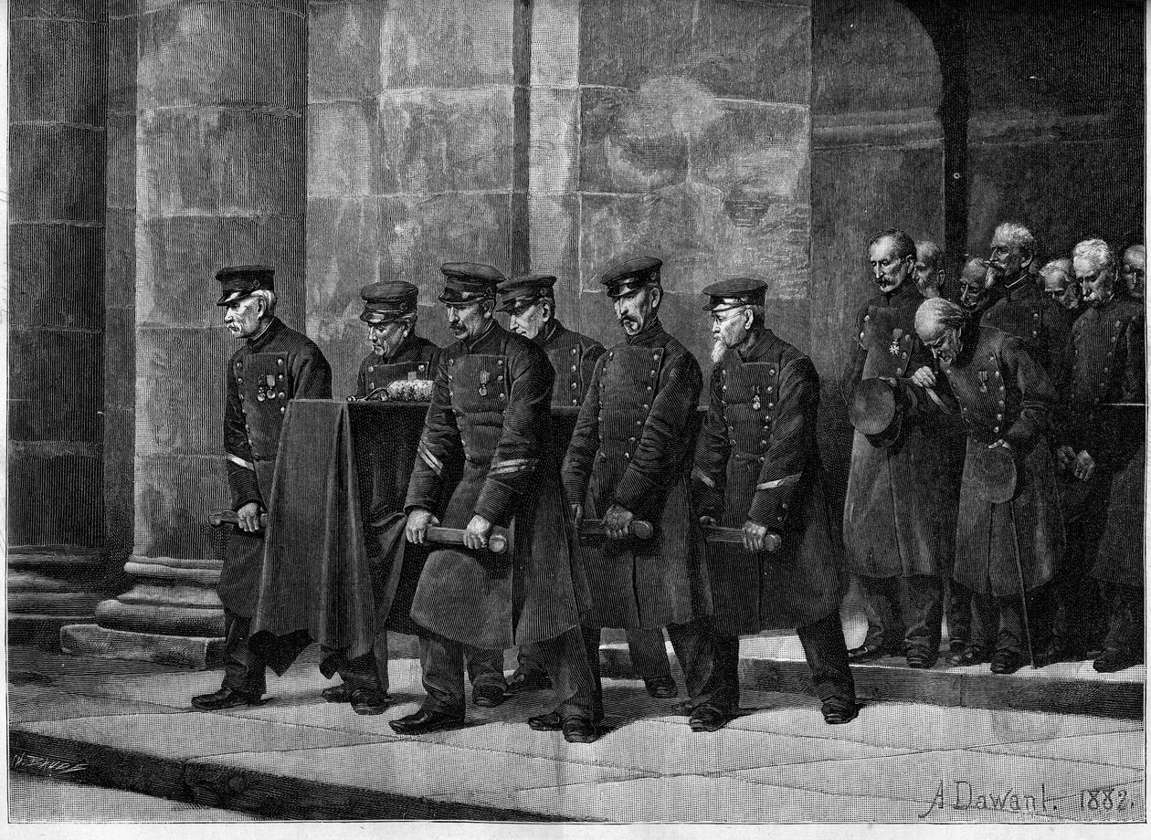 Pohřeb invalidy. Francouzští vojáci nesoucí rakev vojáka během jeho pohřbu v kostele vojáků (Saint Louis des Invalides) v Paříži. Rytina podle obrazu Alberta Pierra Dawanta (1852-1923) v „“ The Illustrous World od Albert Pierre Dawant