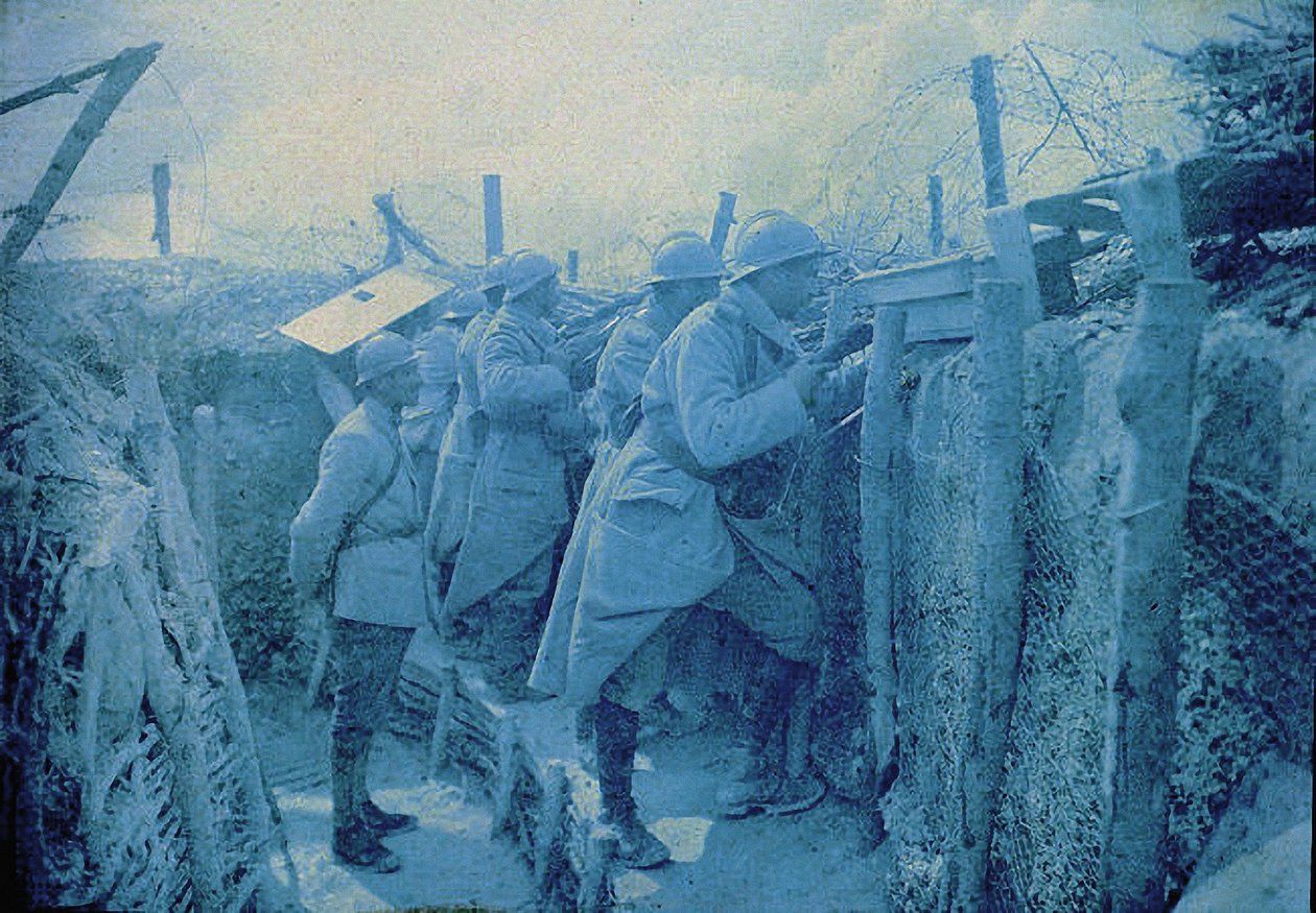 Francouzská naslouchací stanice: vojáci v zákopu na západní frontě, Francie, 1916 (autochrom) od Albert Samama Chikli