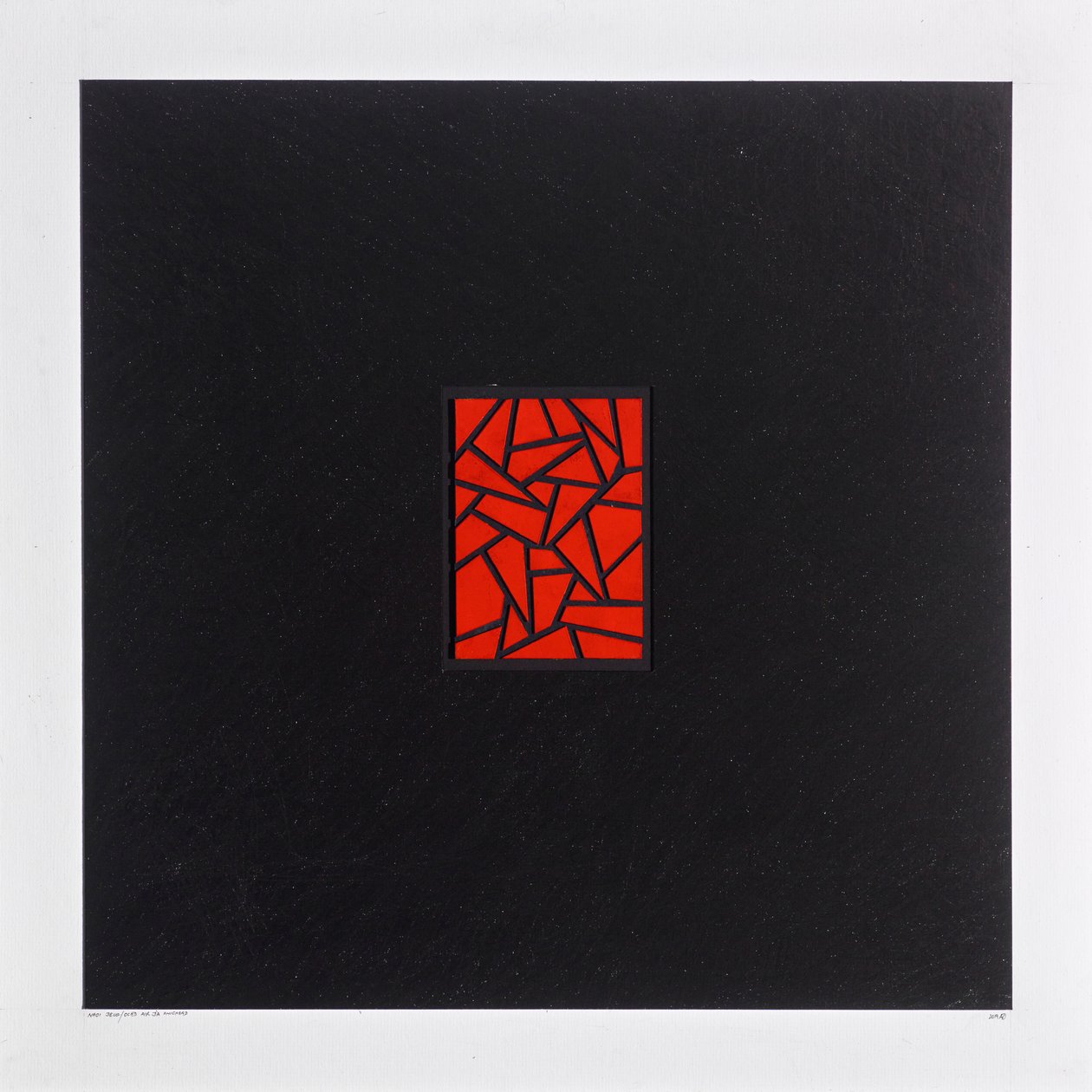 Red Bits on Black, 2021 (smalt na kartě) od Alex Dunn