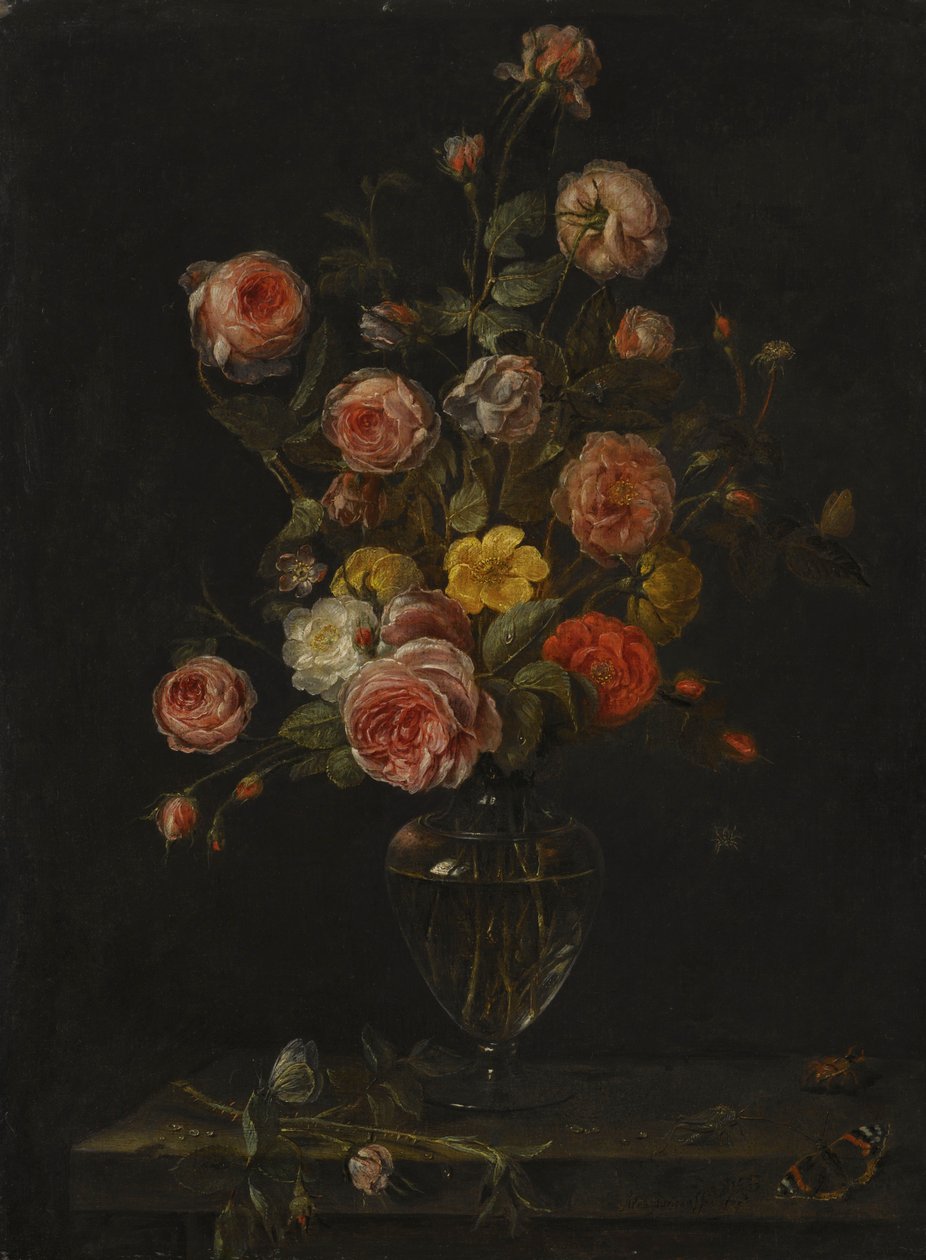 Zátiší s červenými, bílými a růžovými růžemi ve skleněné váze nad kamennou římsou s motýly, kobylkou a broukem. od Alexander Adriaenssen