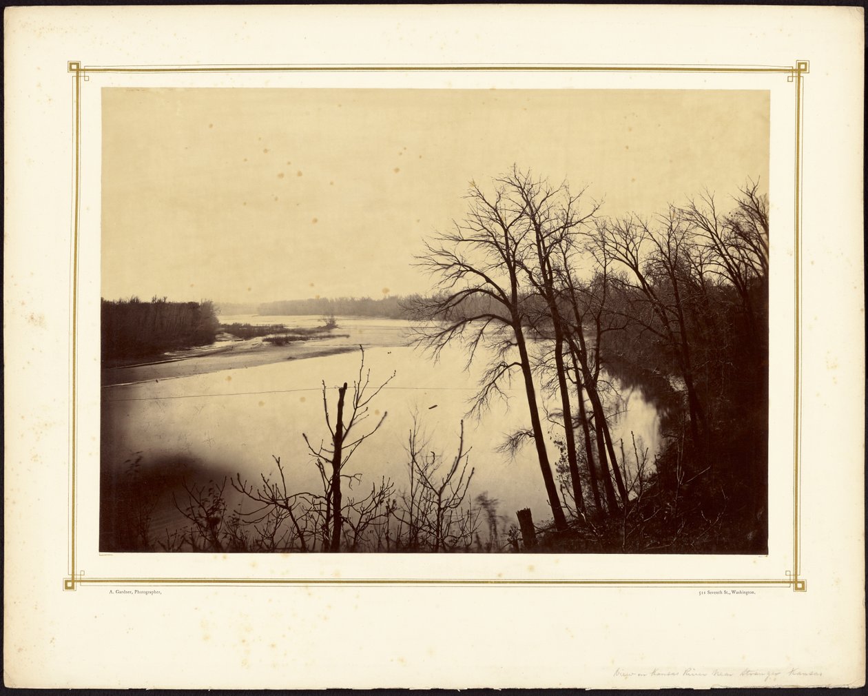 [Pohled na řeku Kansas poblíž Strangeru, Kansas] od Alexander Gardner