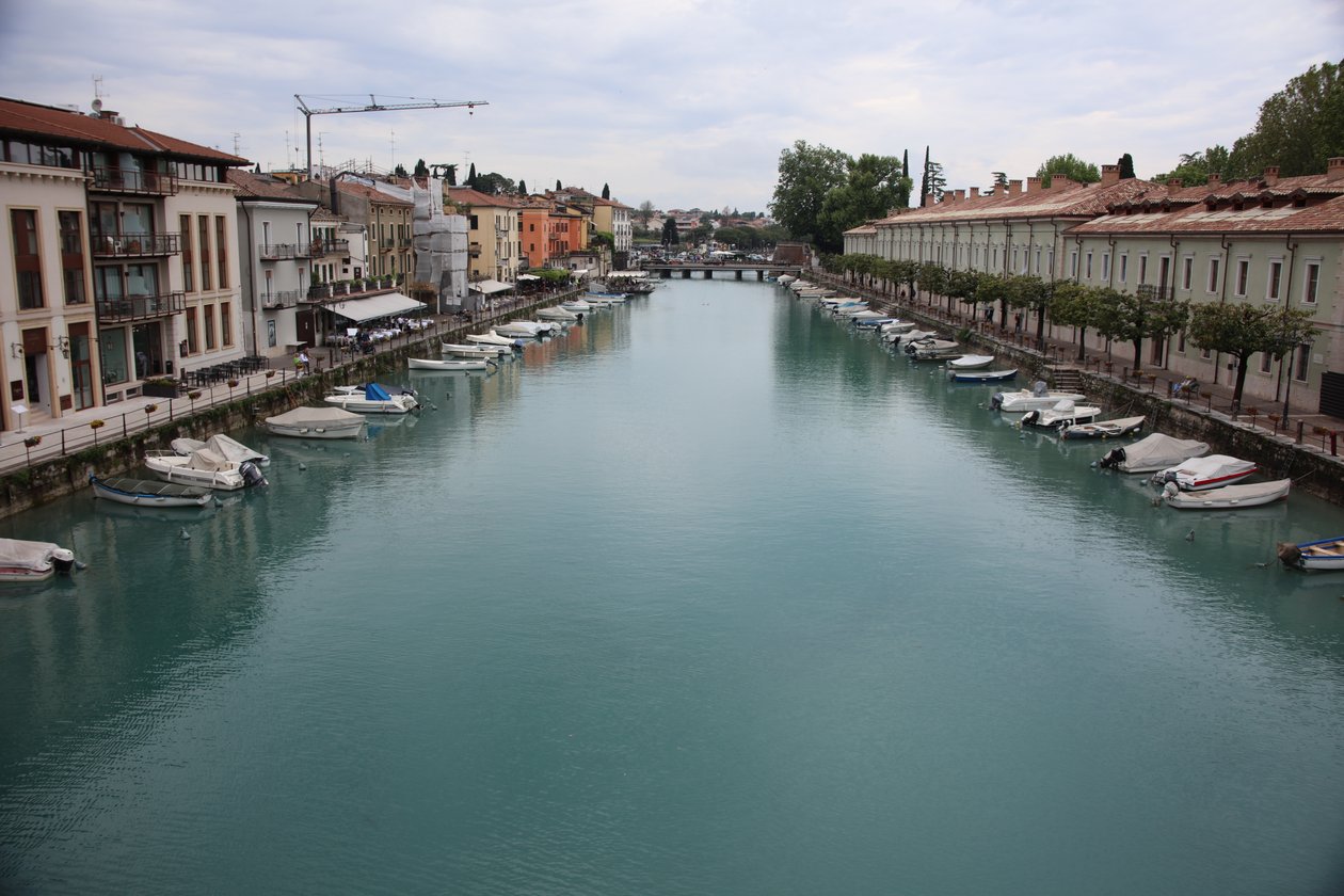 Peschiera del Garda od Alexandra Joseph