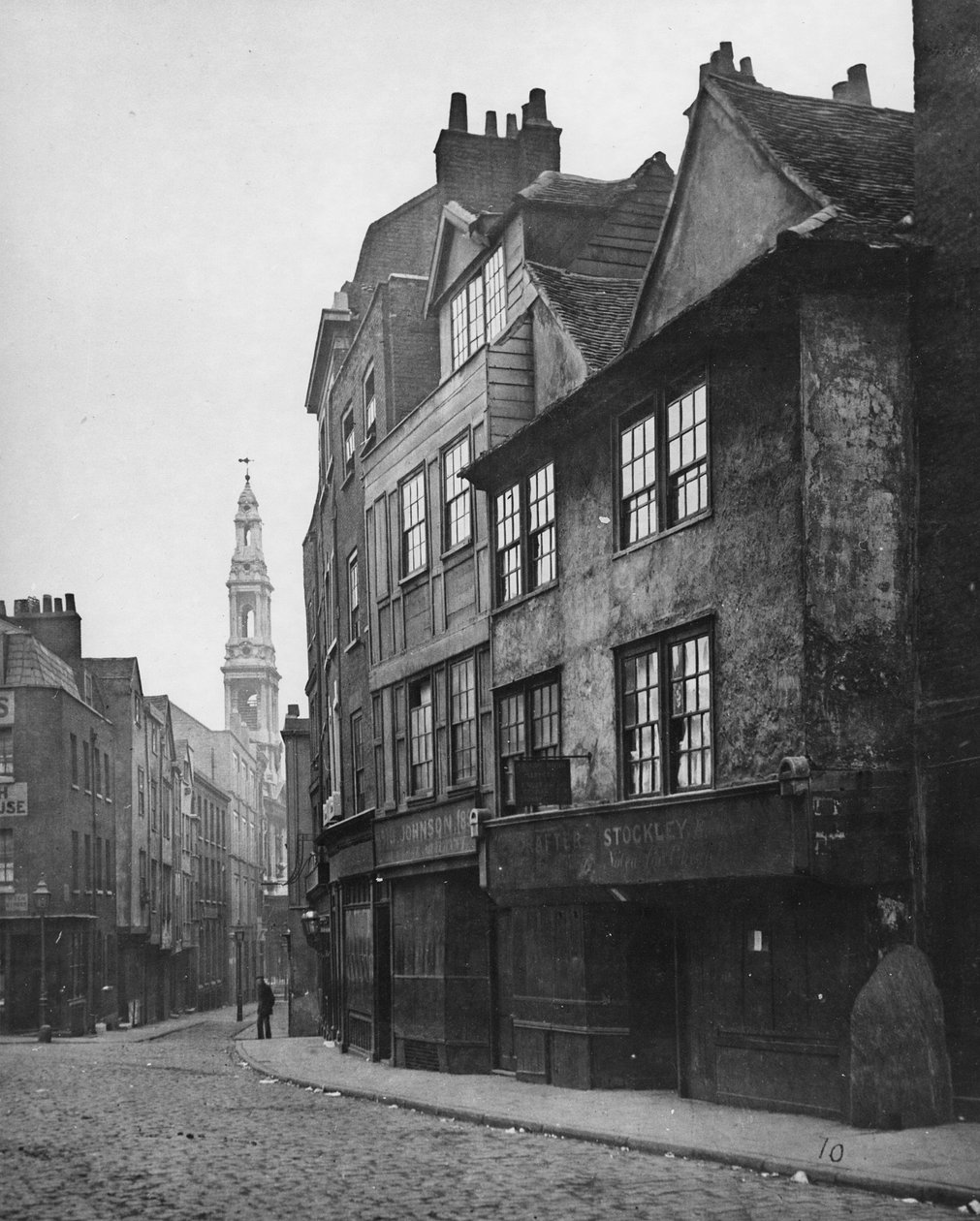 Drury Lane, při pohledu na jih a ukazující věž St. Mary-le-Strand, kolem roku 1876 od Alfred and John Bool