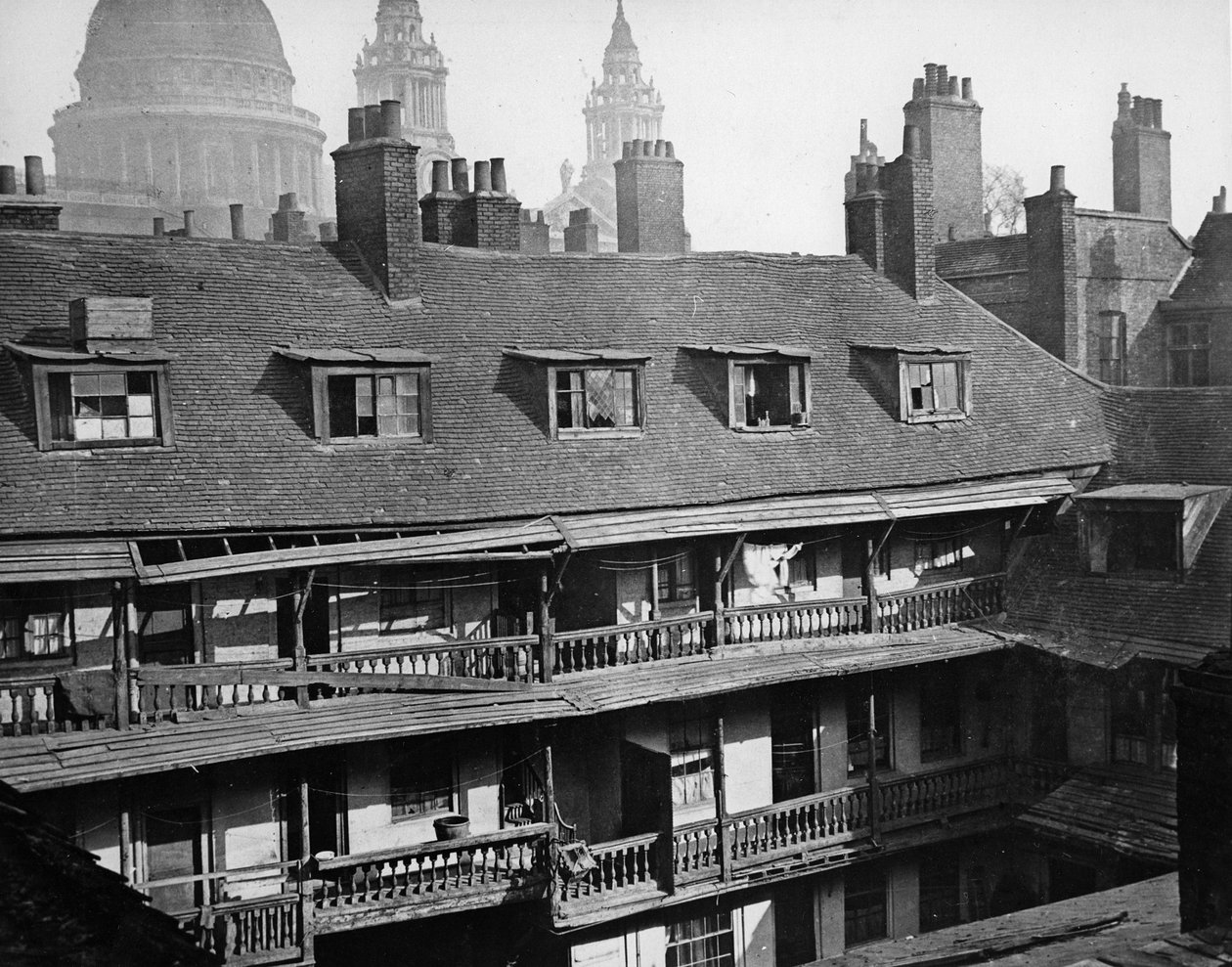 Oxford Arms, Warwick Lane, 1875 od Alfred and John Bool