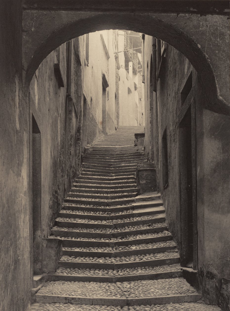 Ulice v Bellagiu od Alfred Stieglitz
