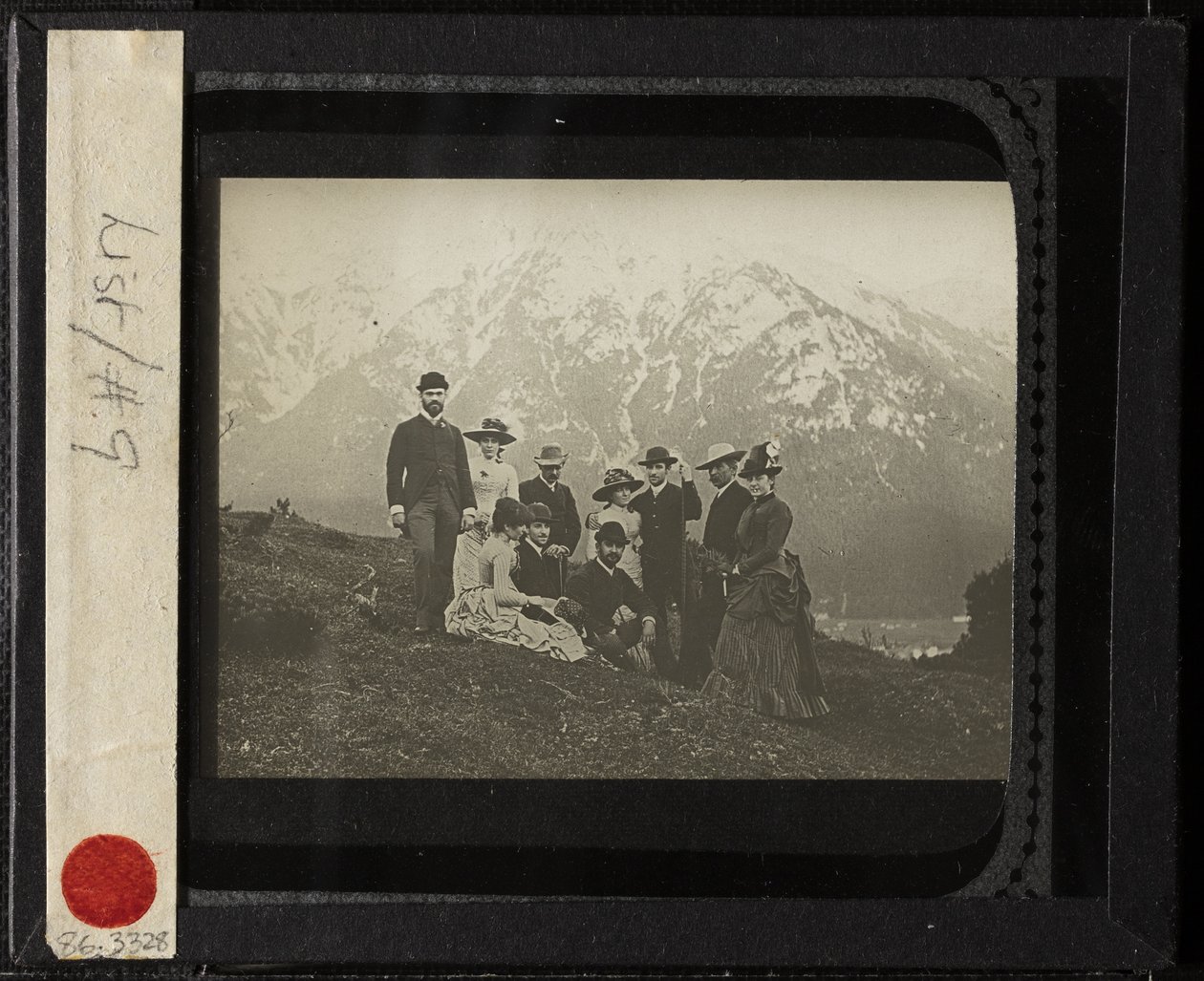 Rodina a přátelé na Mittenwalk od Alfred Stieglitz