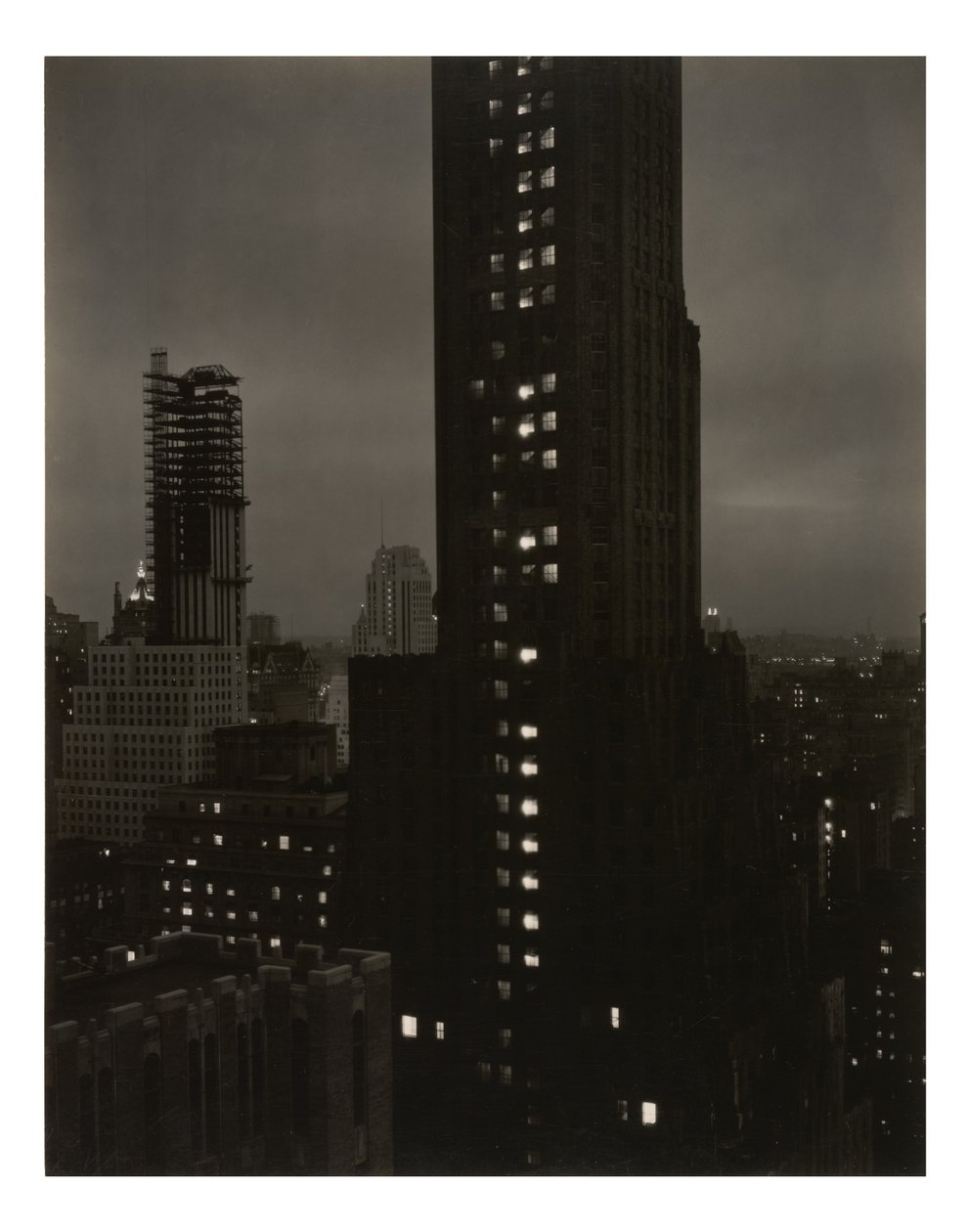 [Z mého okna v Sheltonu, na severu] od Alfred Stieglitz