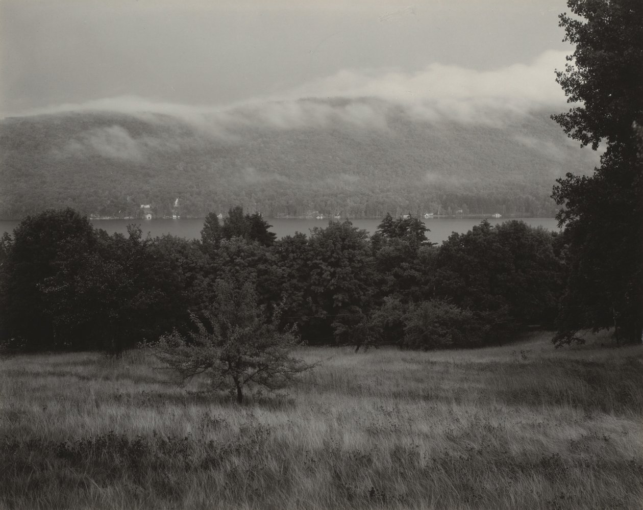 Jezero George z kopce od Alfred Stieglitz