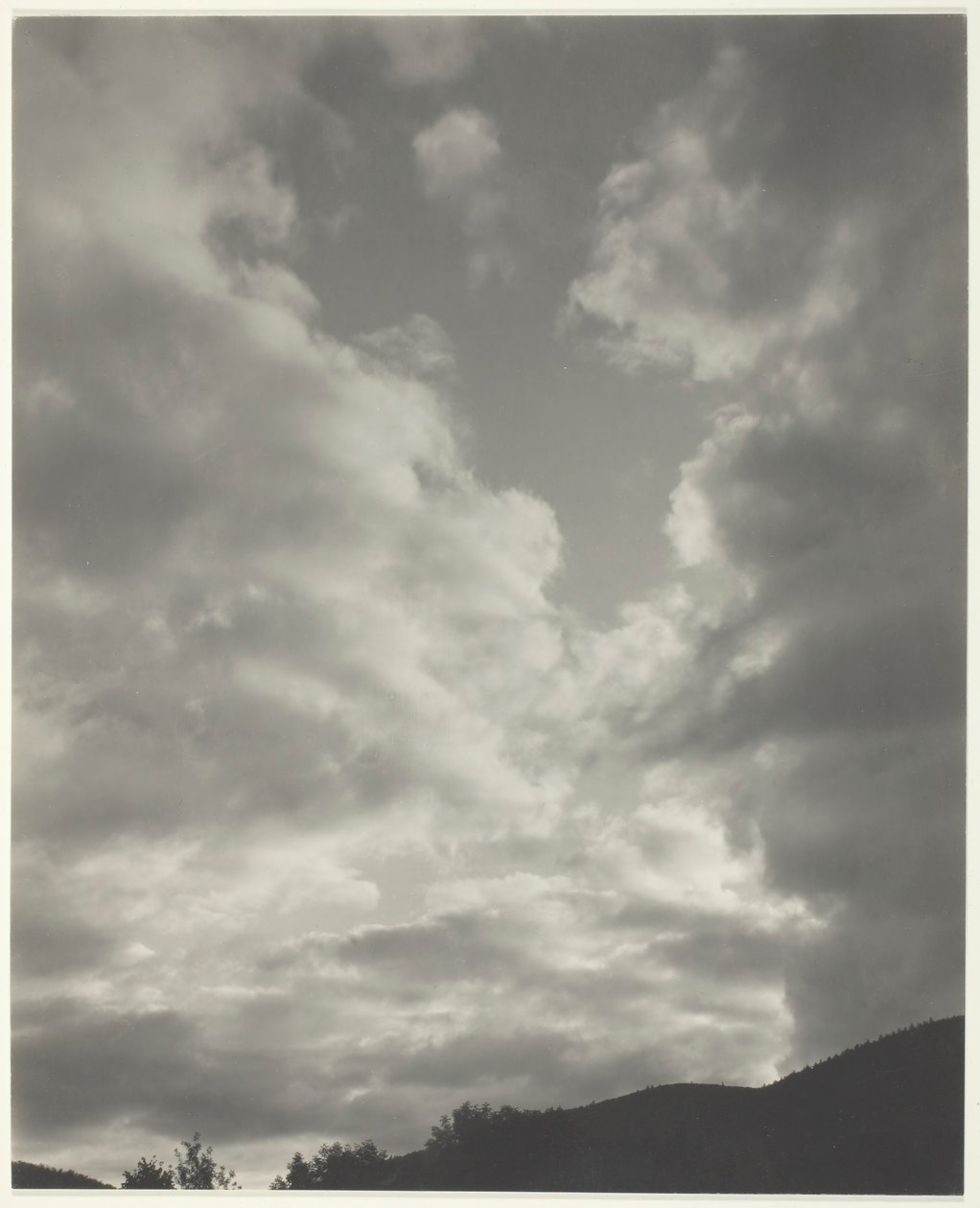 Hudba – sekvence deseti oblačných fotografií, č. II, 1922. od Alfred Stieglitz