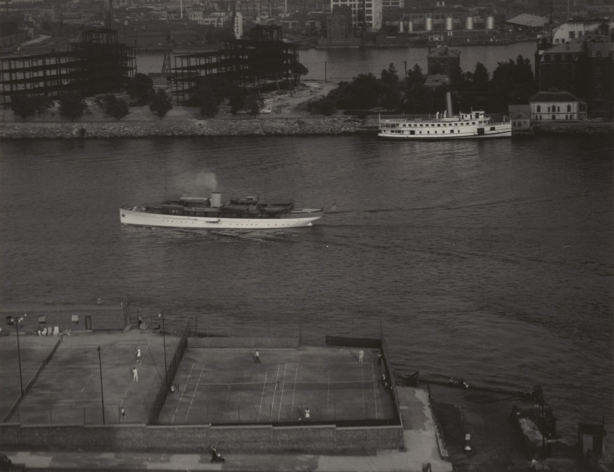 New York z ulice 405 E 54th Street od Alfred Stieglitz