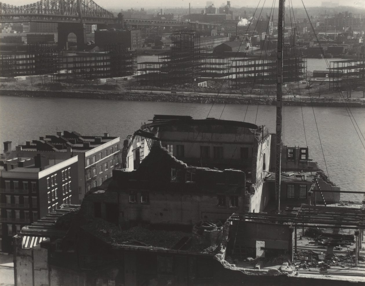 New York z ulice 405 E 54th Street od Alfred Stieglitz