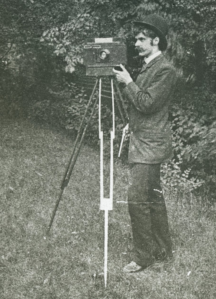 Autoportrét s fotoaparátem, stativem a pistolí, 1886. od Alfred Stieglitz