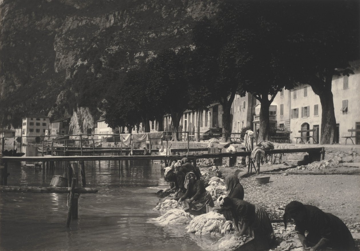 Prádelníčky v Riva del Garda od Alfred Stieglitz