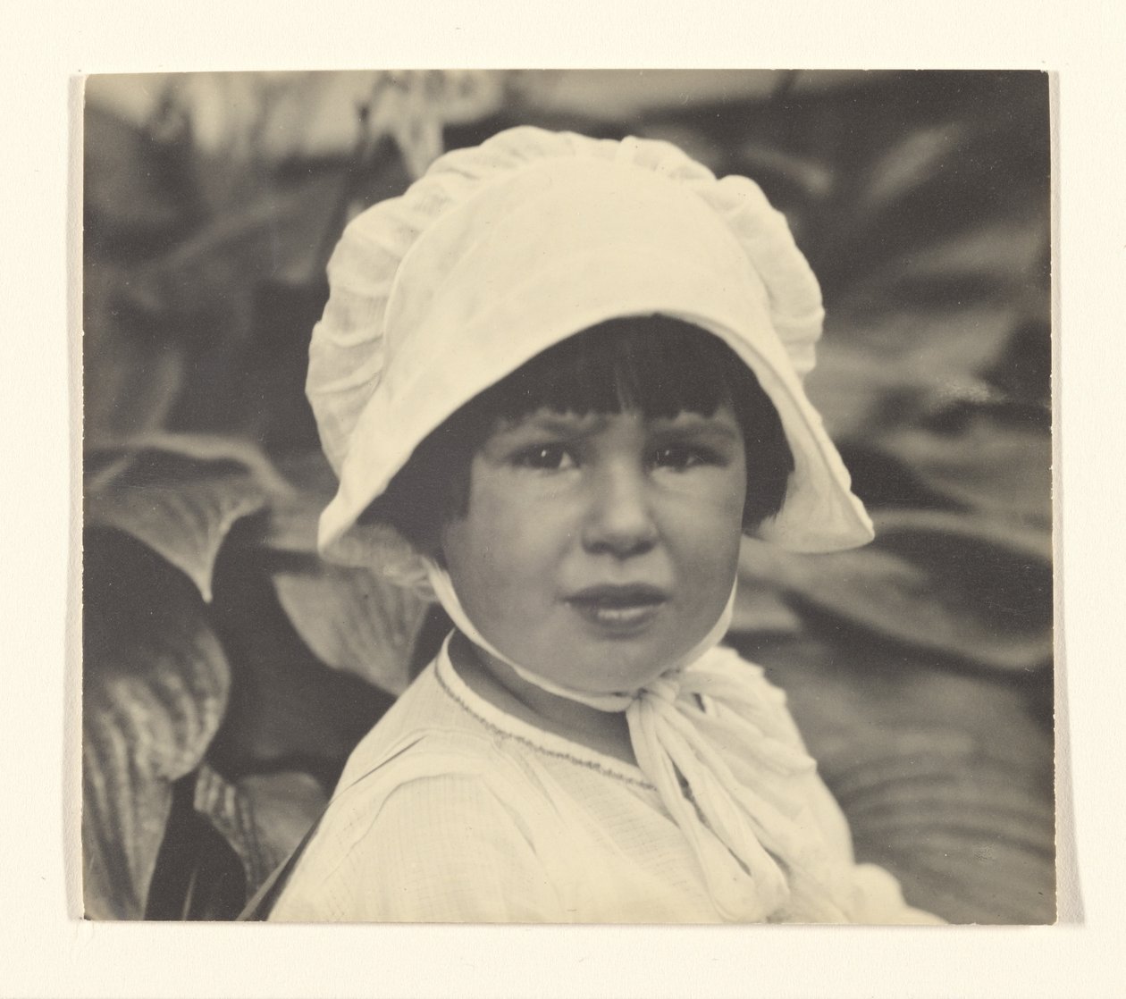 [Yvonne Boursault, Lake George] od Alfred Stieglitz