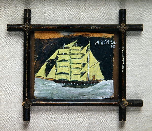 Loď v náboženském rámu (olej a tužka na papíře) od Alfred Wallis