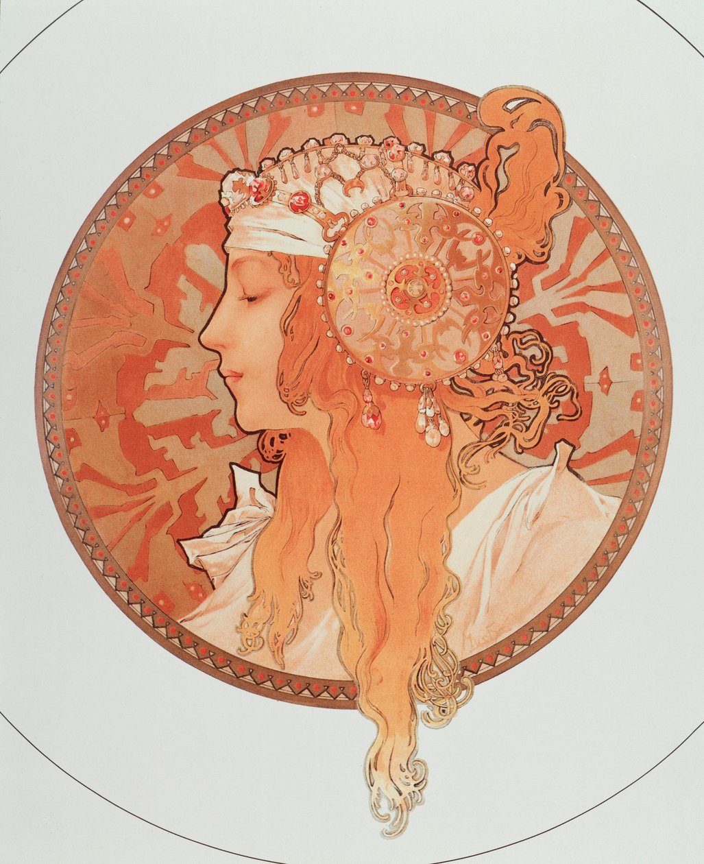 Série Blond litografií „“Byzantské hlavy““ od Alphonse Muchy (1860-1939), 1897 – „“Blondýna“ Ze série litografií nazvaných „Byzantské hlavy“ od Alphonse Muchy, 1897 Průměr 50 cm Soukromá sbírka od Alphonse Mucha