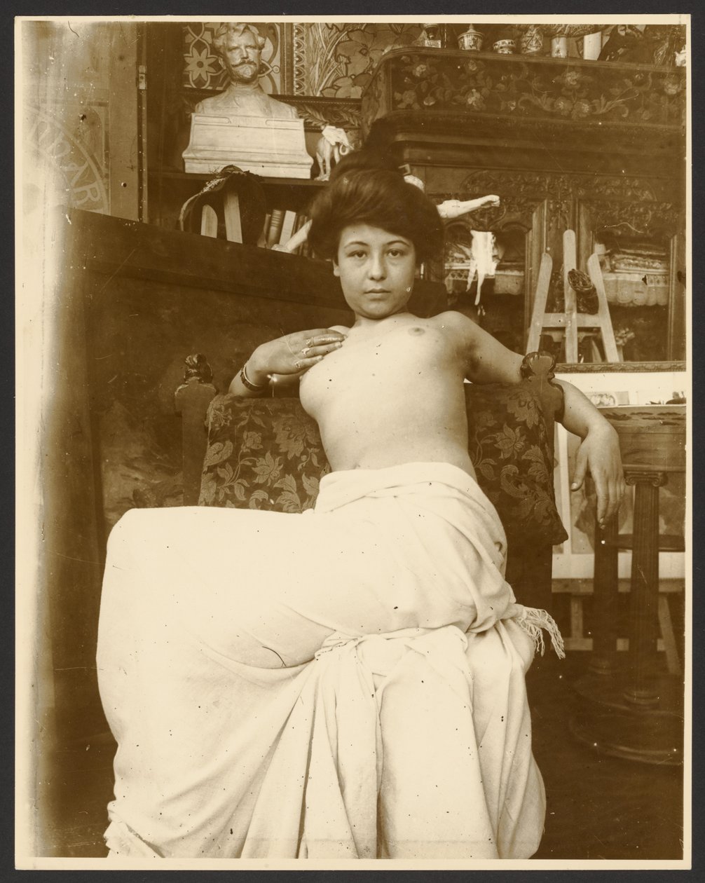 [Ženský model pro alegorii "Září" z cyklu Dvanáct měsíců, pro časopis "Cocorico", Paříž] od Alphonse Maria Mucha
