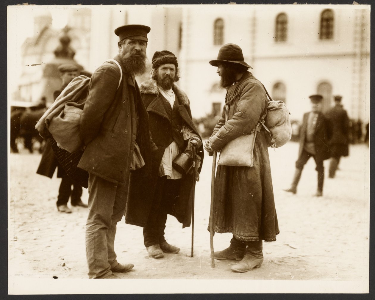 [Fotografie ze studijní cesty do Ruska použité pro obraz "Zrušení nevolnictví v Rusku" (1914), z cyklu "Slovanská epopej, Moskva"] od Alphonse Maria Mucha