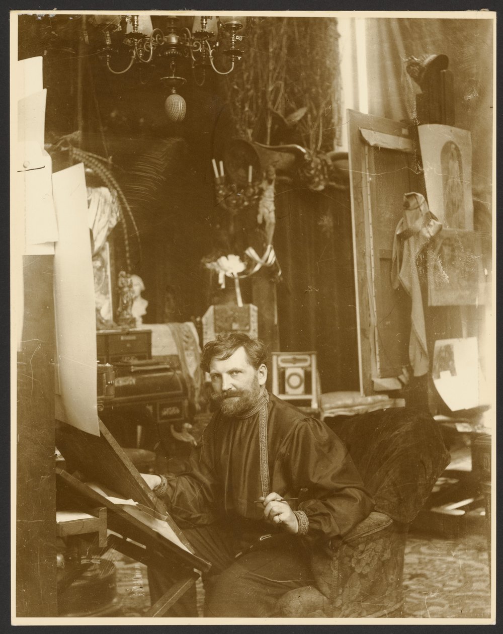 [Autoportrét v ateliéru, Rue du Val-de-Grâce, Paříž] od Alphonse Maria Mucha