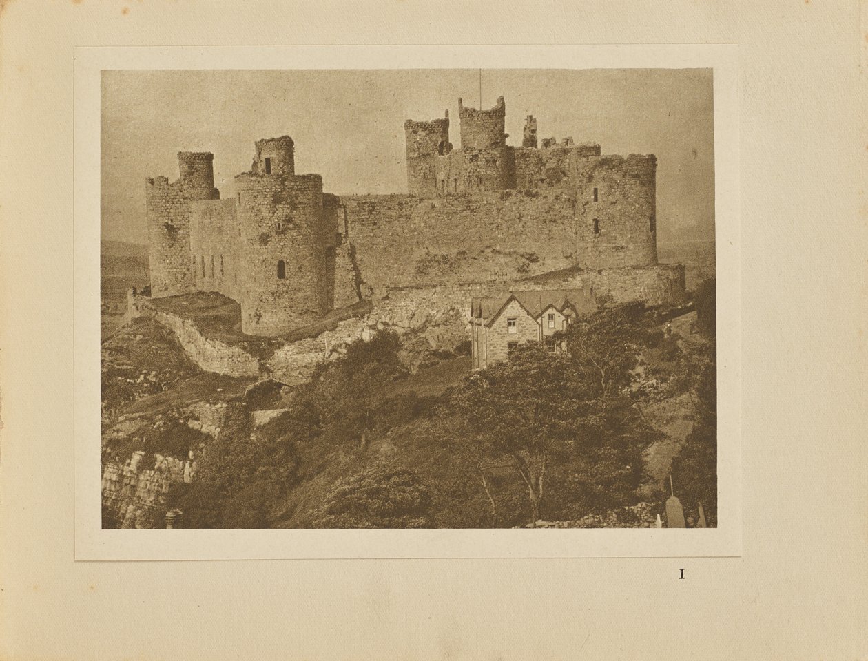 Hrad Harlech ze skály od Alvin Langdon Coburn