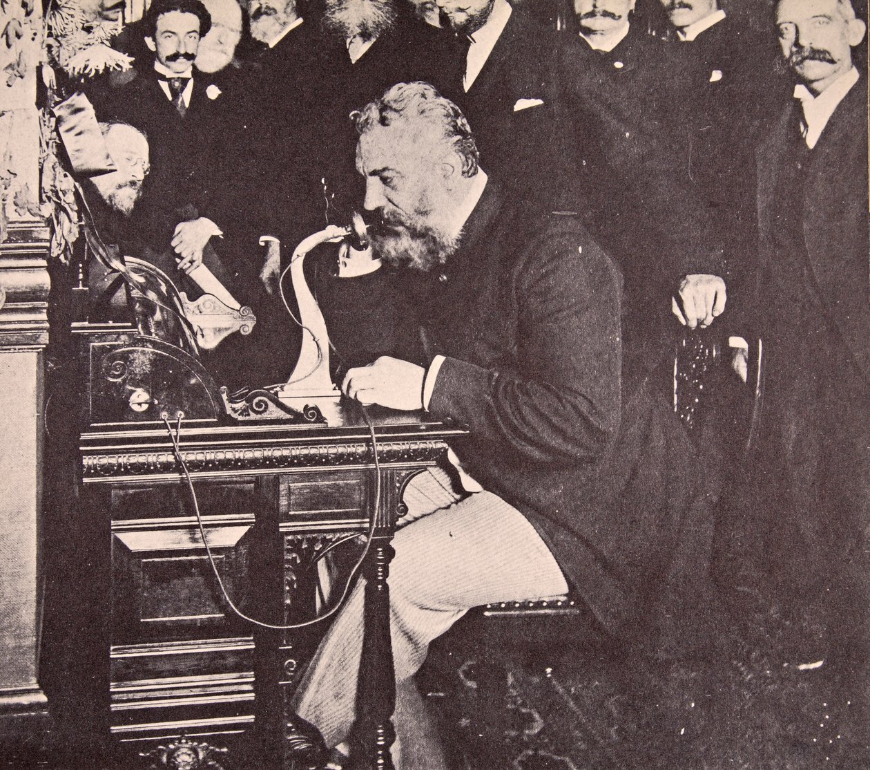 Alexander Graham Bell uskutečnil první hovor mezi New Yorkem a Chicagem, 1892 od American Photographer