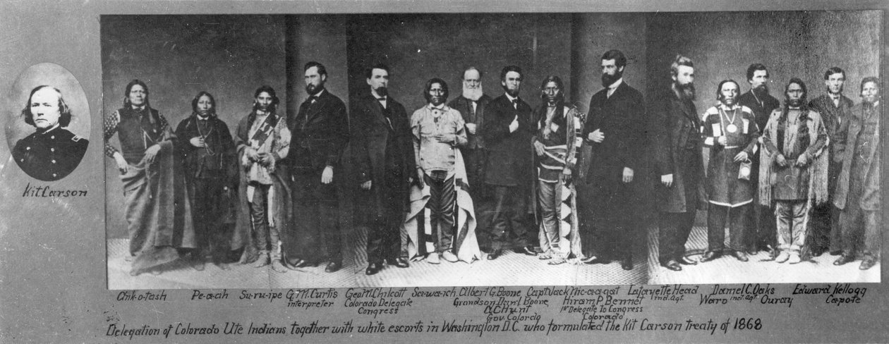 Delegace indiánů Colorado Ute spolu s bílými eskortami ve Washingtonu, DC, kteří formulovali Kit Carsonovu smlouvu, 1868 od American Photographer