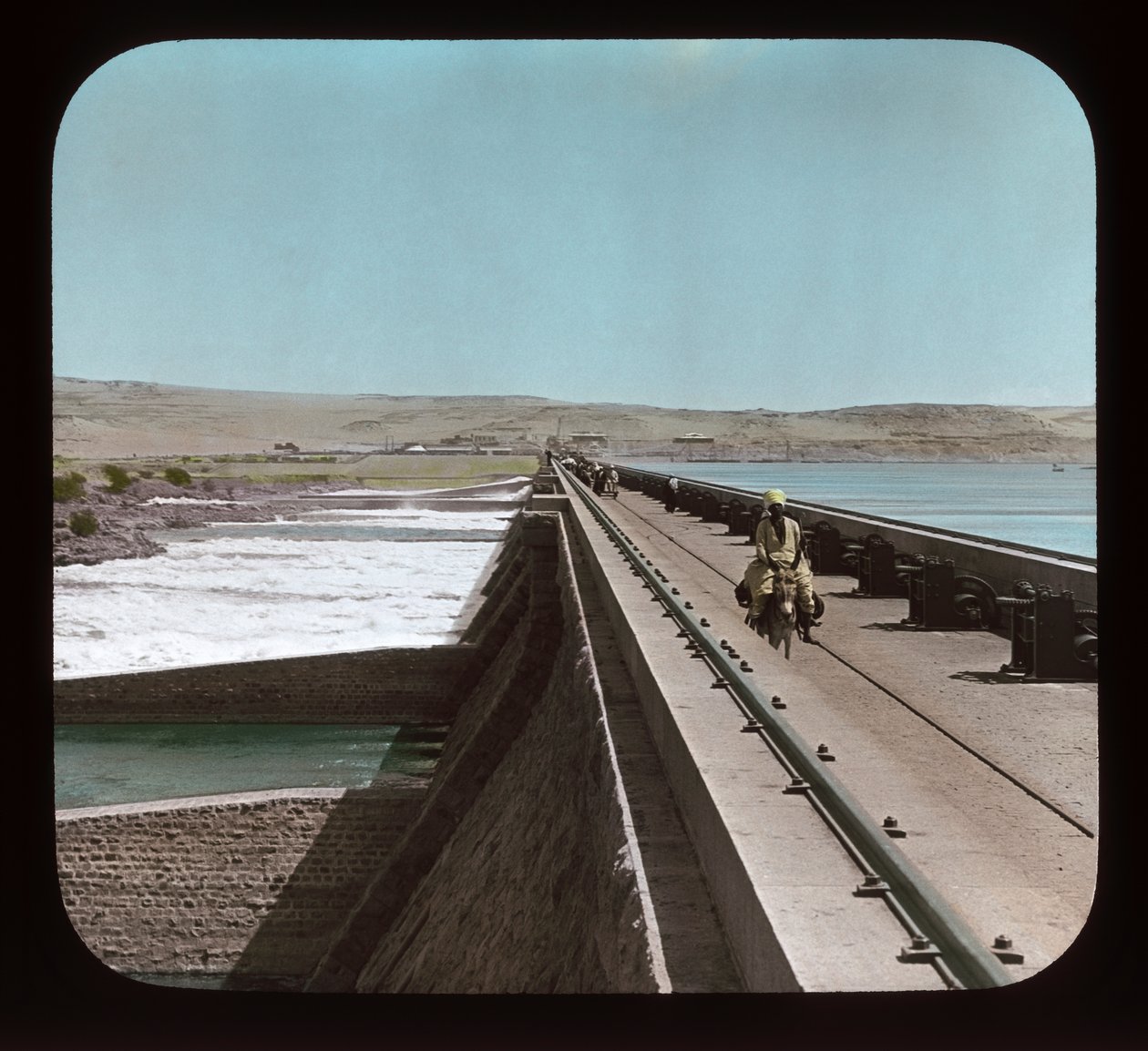 Egypt – Velká nilská přehrada, u prvního kataraktu (skluz lucerny) od American Photographer
