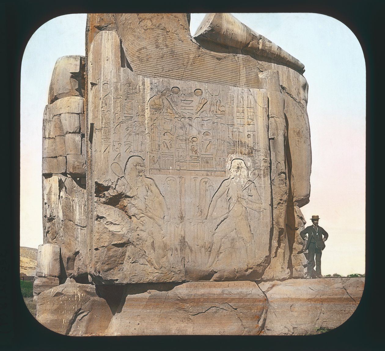 Egypt - Severní kolos (základna) Théby (skluz s lucernou) od American Photographer