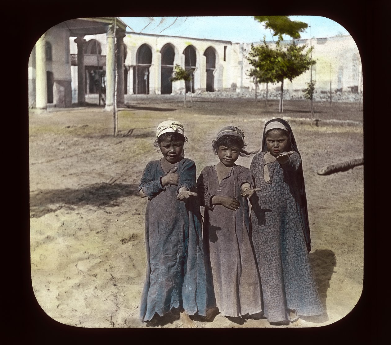Egypt - děti (skluzavka s lucernou) od American Photographer