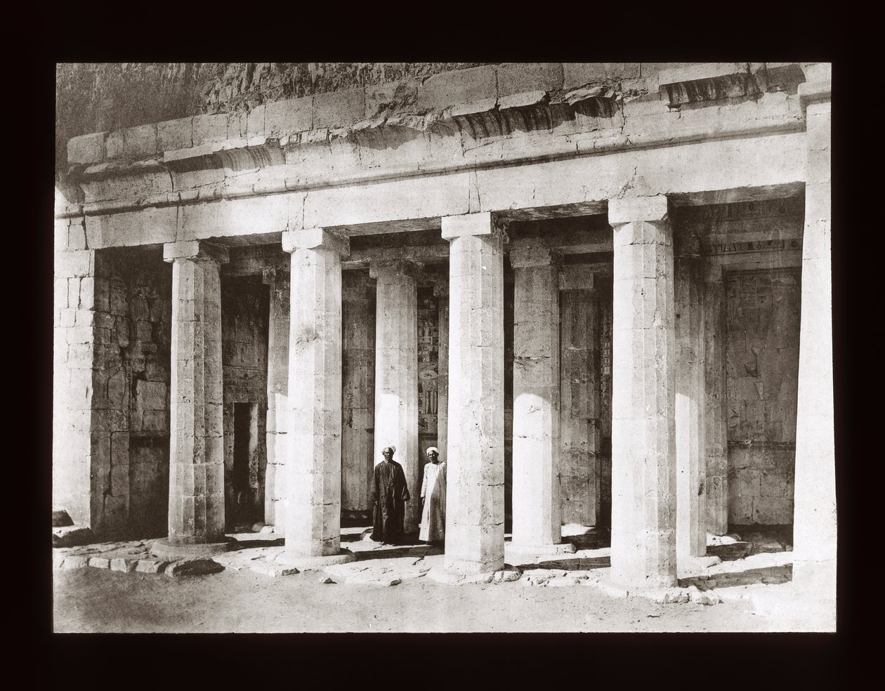 Fasáda kaple Anubis, Velký chrám v Deir El-Bahri (skluzavka s lucernou) od American Photographer