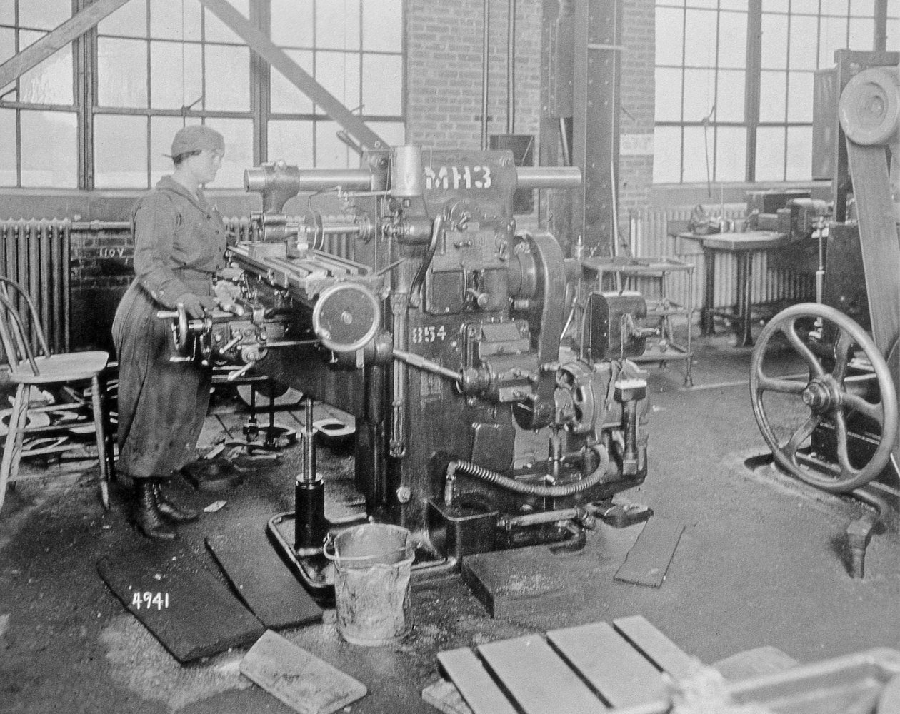 Dělnice v továrně během první světové války, kolem roku 1917 od American Photographer