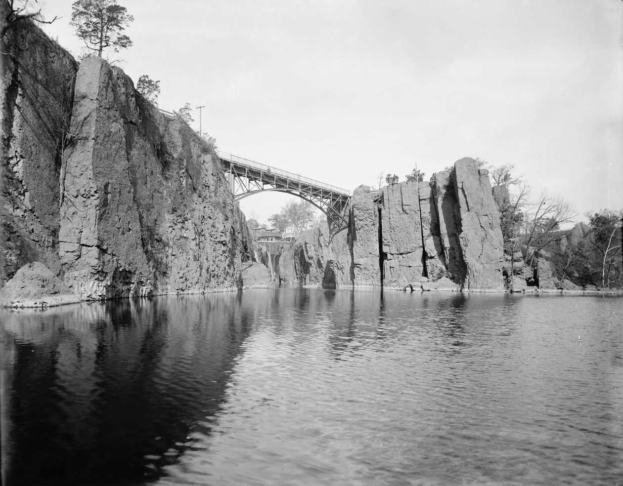 Passaic Falls, 1890-1901 od American Photographer