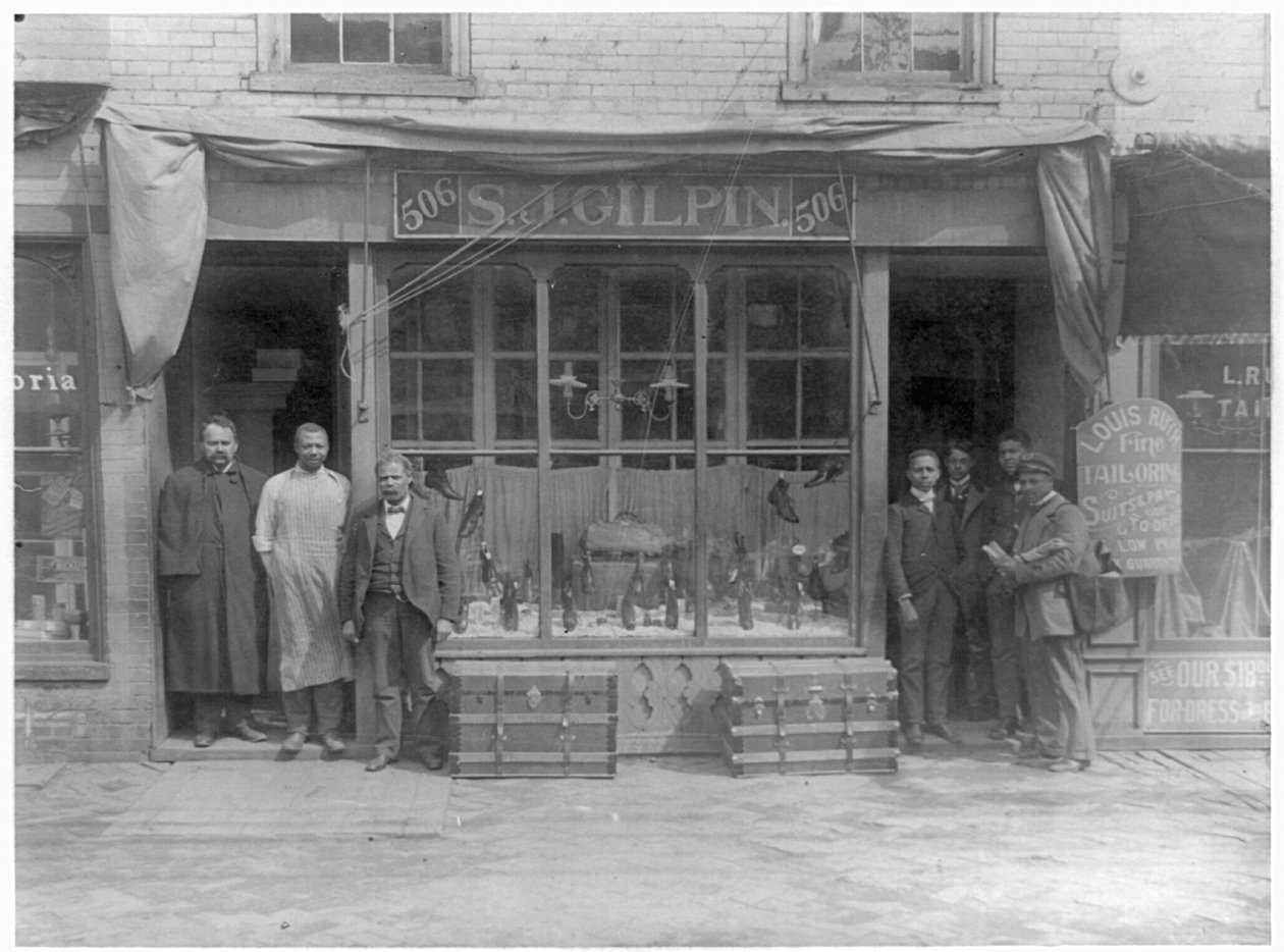 S.J. Prodejna obuvi Gilpin, Richmond, Virginie, kolem roku 1899 od American Photographer