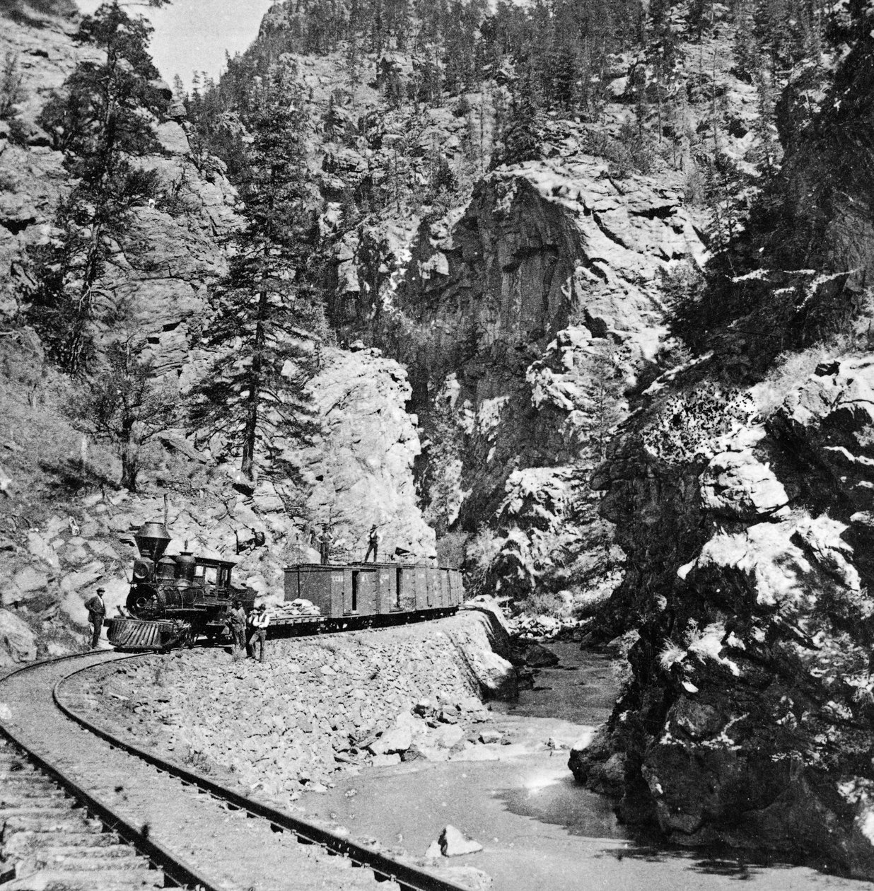 Vlak stříbrné rudy, Clear Creek Canyon, Colorado od American Photographer