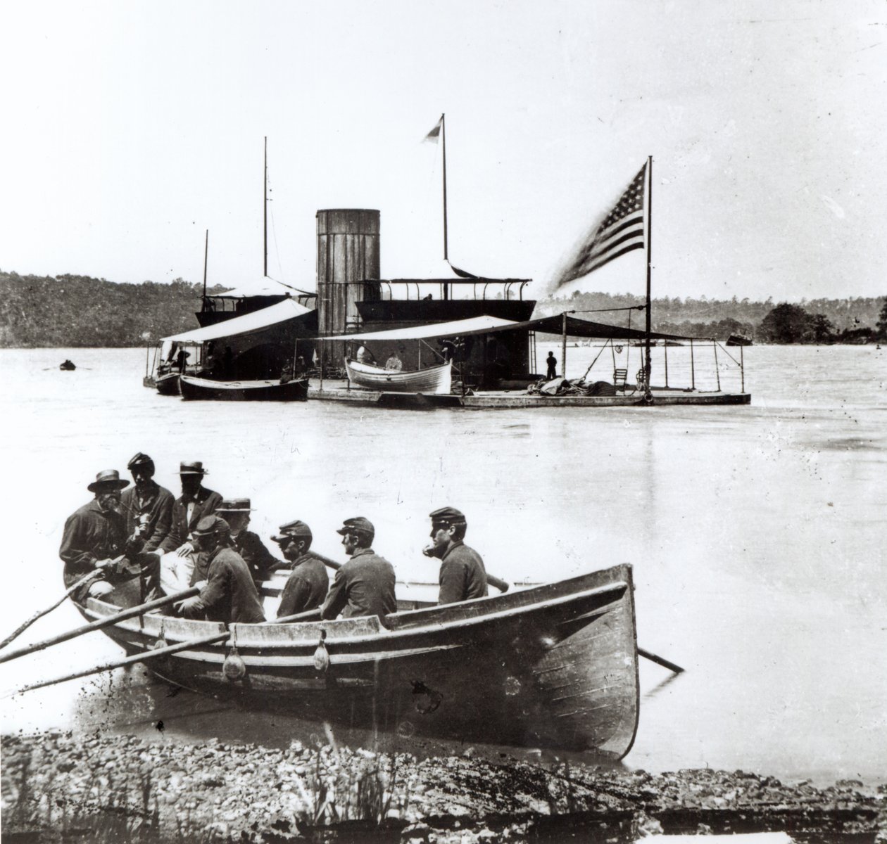 USS Onondaga na řece James River ve Virginii v roce 1864 od American Photographer